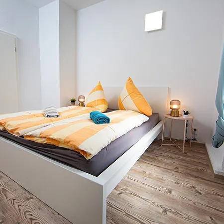 Apartment Grossraum-apartments Mit 2sz, Wz, Kueche, Smart-tv, Parken, Etc