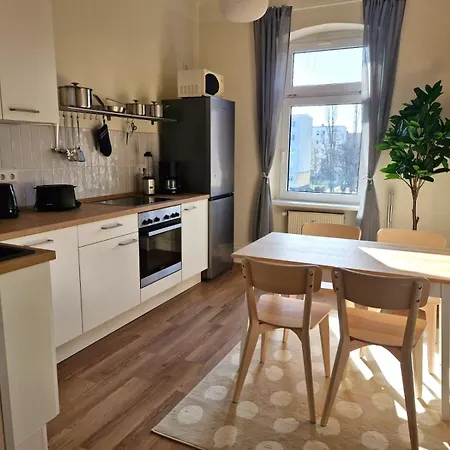 Grossraum-apartments Mit 2sz, Wz, Kueche, Smart-tv, Parken, Etc Apartment Erfurt